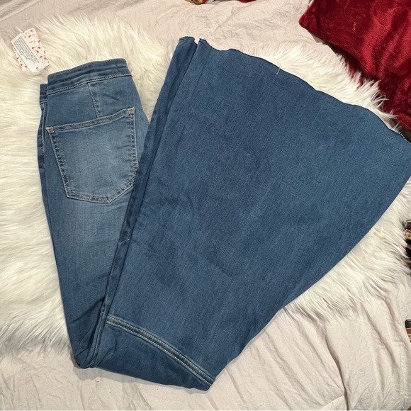 Free People Denim - new free people flared jeans
